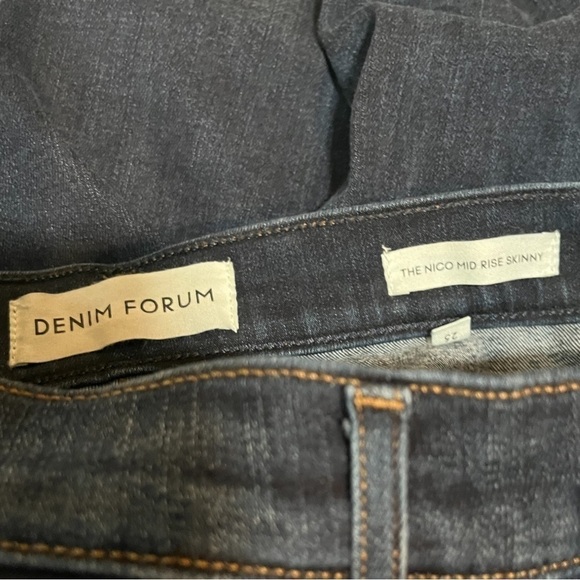 ARITZIA Denim Forum Nico Mid Rise Dark Wash Skinny Jeans - Picture 4 of 8